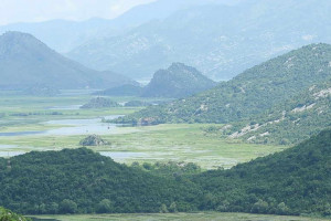 Bar, Montenegro: panorama lago Scutari (Skadar)