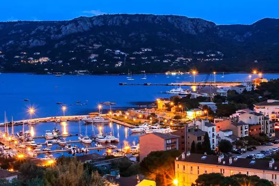 Panoramica notturna di Porto Vecchio, Corsica